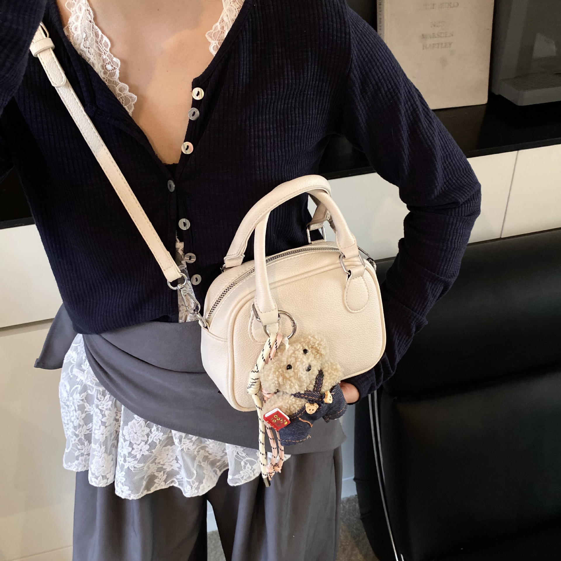 designer Handheld Boston Bag 2025 Spring New Niche Design Versatile Stylish Crossbody Bag Trendy Shoulder Bag