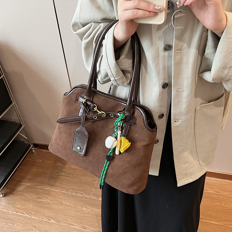 Autumn Commuter Underarm Bag Shopping Bag For Women 2025 New Retro Fashion Free Shipping Single Shoulder Bag Designer Niche High-end Casual Women'