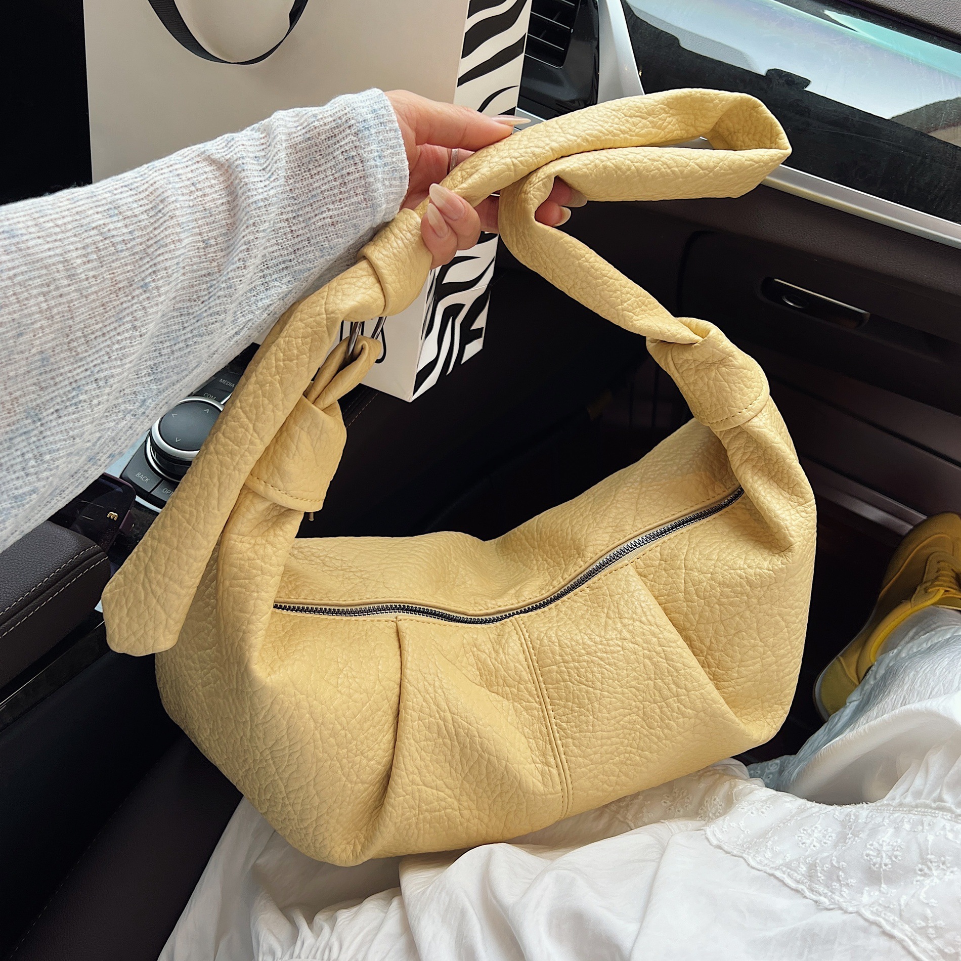 designer 2025 New Pleated Dumpling Bag Korean Fashion Retro Casual Commuter Versatile Handbag Underarm Crossbody Shoulder Bag