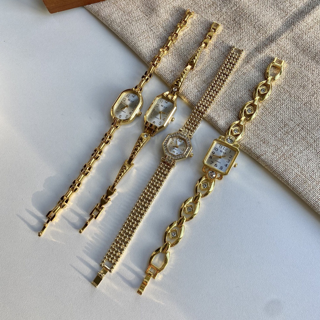 Elegant Vintage-Inspired Gold Band Womens Timepiece - Durable & Easy-to-read Face Design