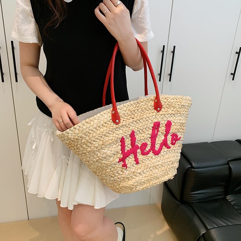 designer Beach Vacation Bag 2025 New Handwoven Shoulder Bag Large Capacity Beach Tote Basket Stra