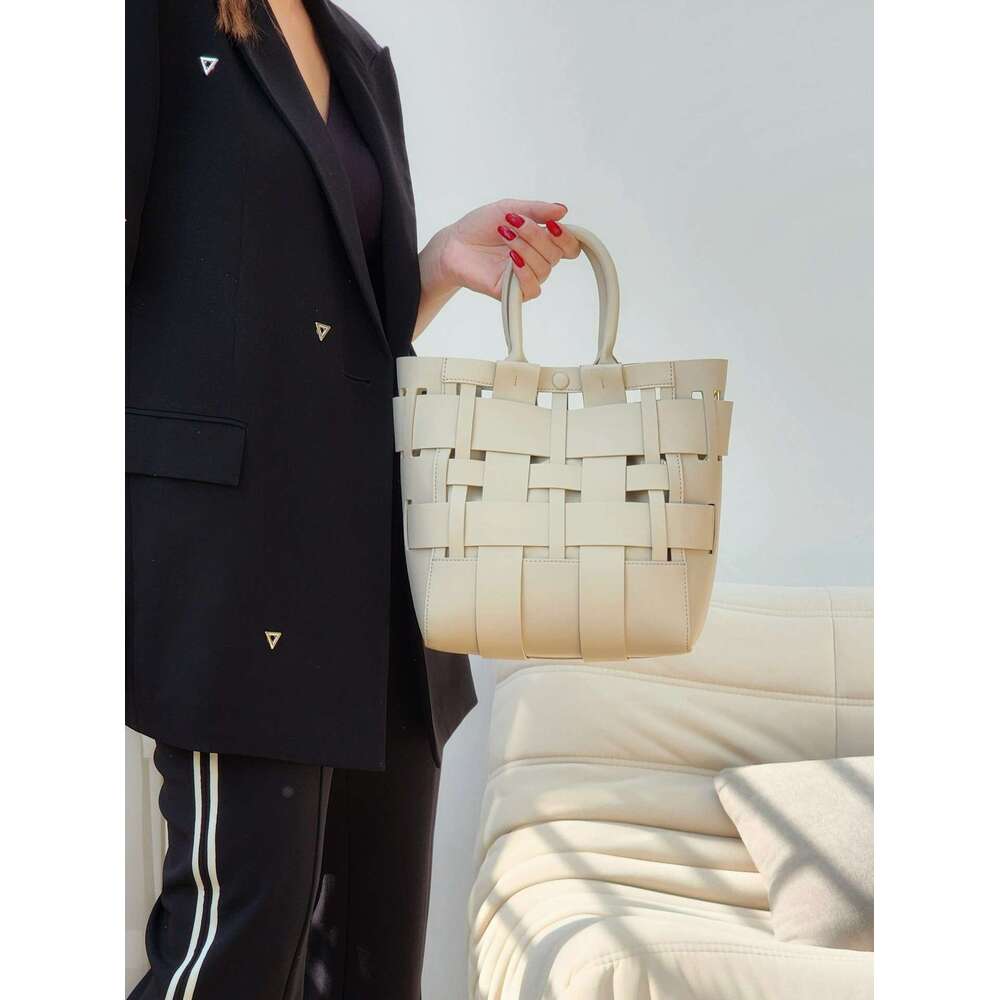 Woven Bag Leather New Hollow Fashion Versatile Genuine Leather Woven Handbag For Women Casual Large Capacity Shoulder Crossbody Bucket Bag Soft Woven 