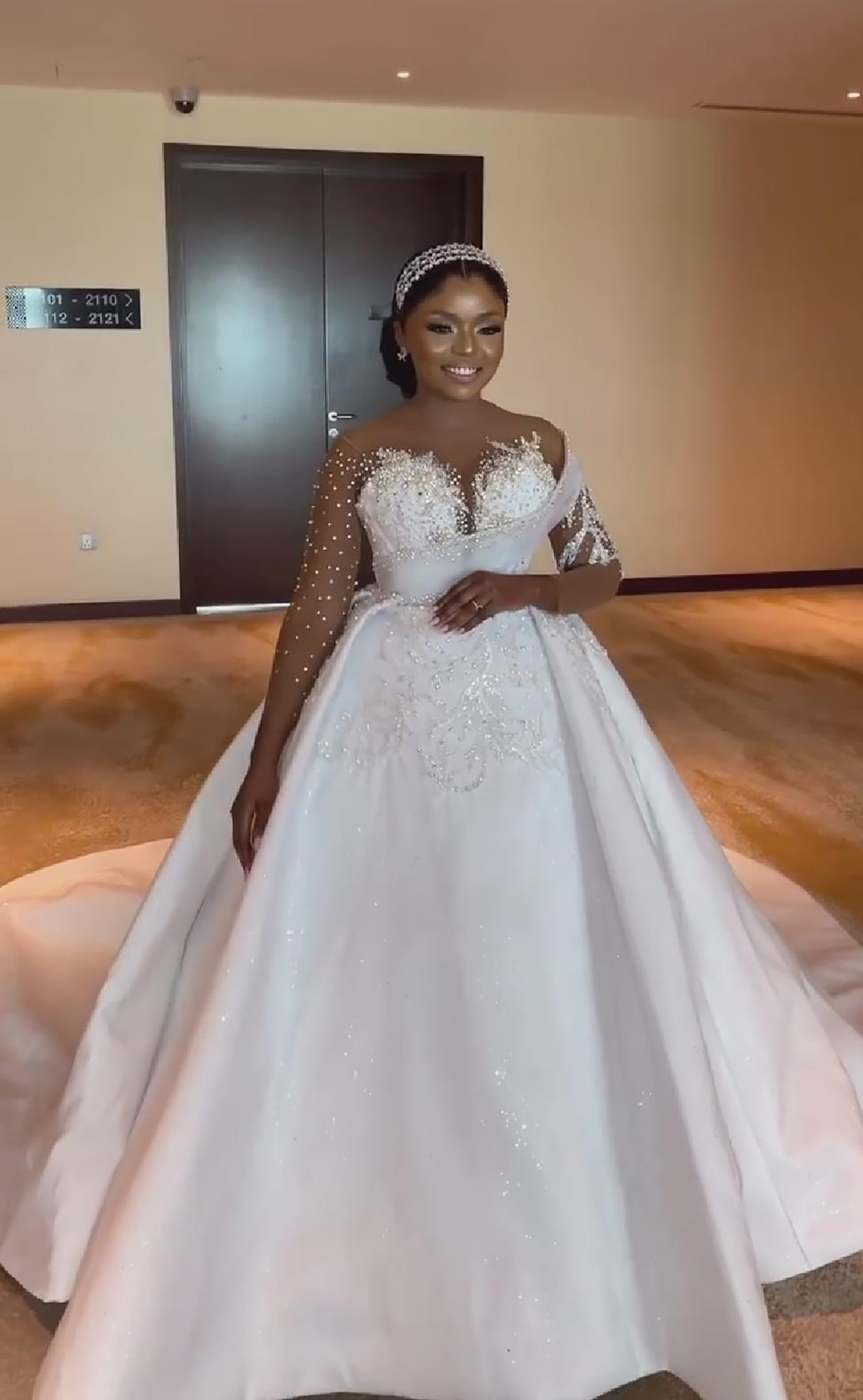 Luxury Sequined Lace Wedding Dresses A Line Cathedral Train Illusion Long Sleeves Beaded Bride Gowns Custom Made Tiered Castle Bridal Dresses Floor Le