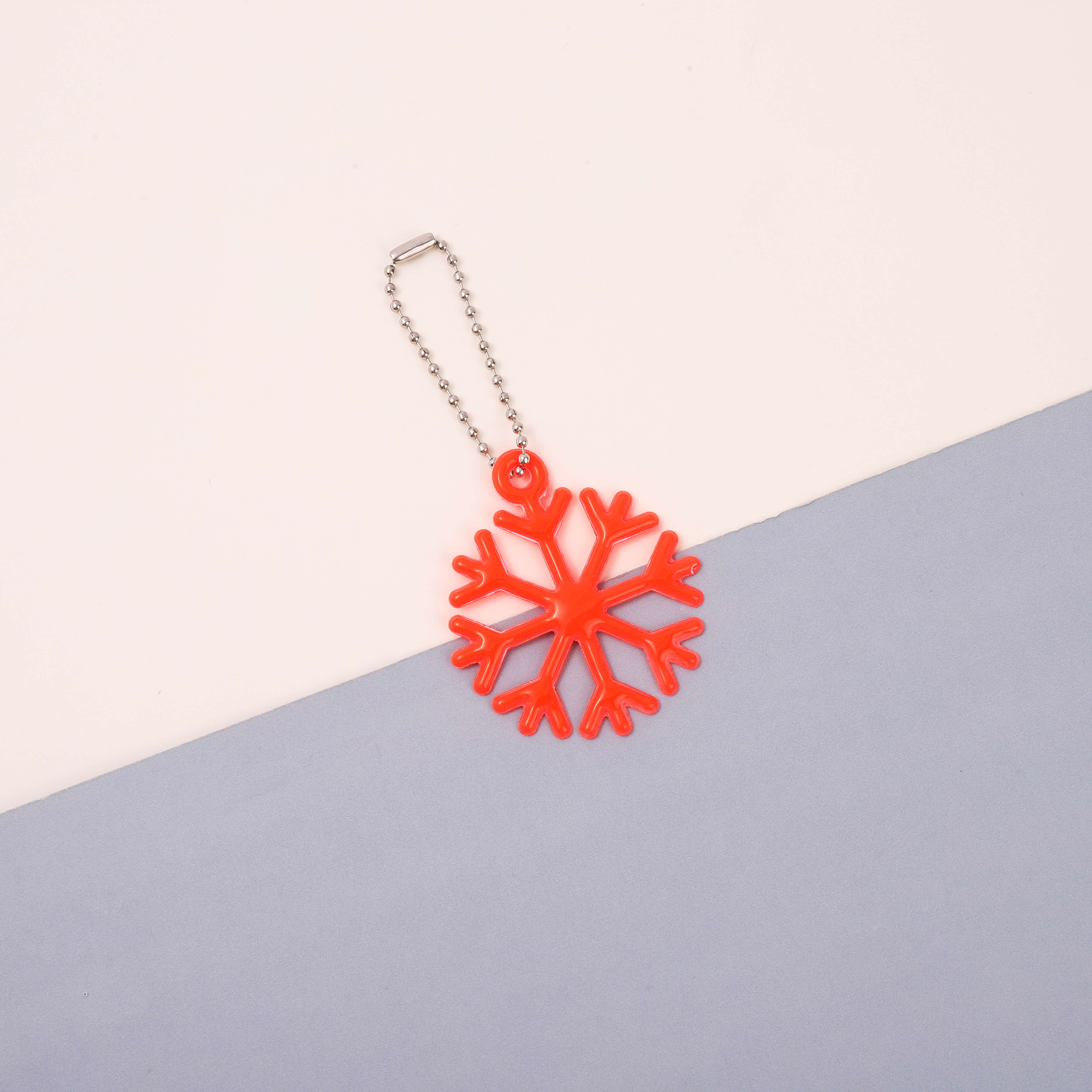 Snowflake Shaped Glow-in-the-Dark Pendant - Keychain/Backpack Charm for Night Outings with Customization Options