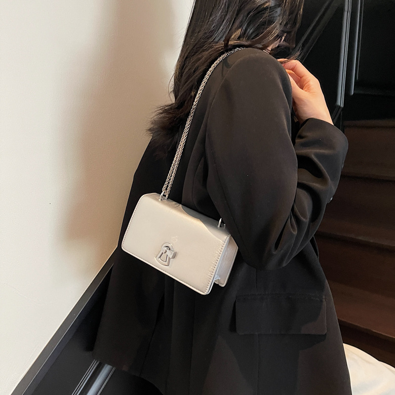 designer Texture Versatile Chain Bag for Women 2025 New Casual Fashion Single Shoulder Underarm Bag Trendy Crossbody Small Square Bag