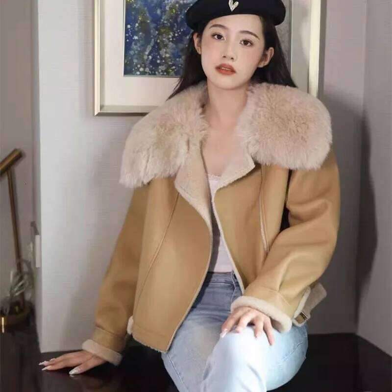 Autumn 2023 Winter New One Women's Short Motorcycle Lapel Lamb Fur Coat Fashion Loose Warm Leather Jacket Outwear