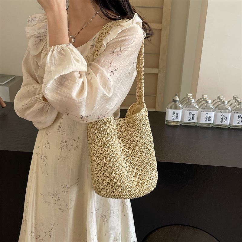 designer 2025 New Spring Fashion Woven Casual Simple Commuter Large Capacity Straw Shoulder Bag Bucket Bag Handbag