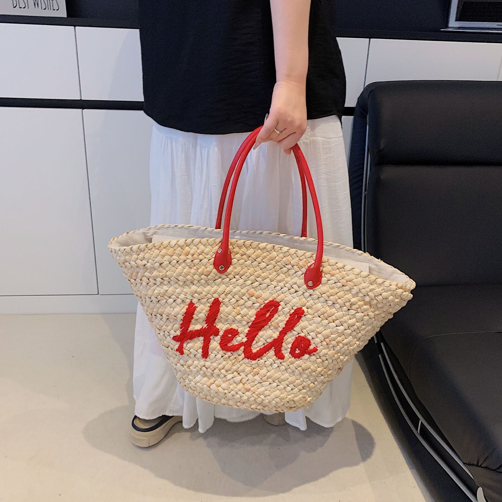 designer Beach Vacation Bag 2025 New Handwoven Shoulder Bag Large Capacity Beach Tote Basket Stra