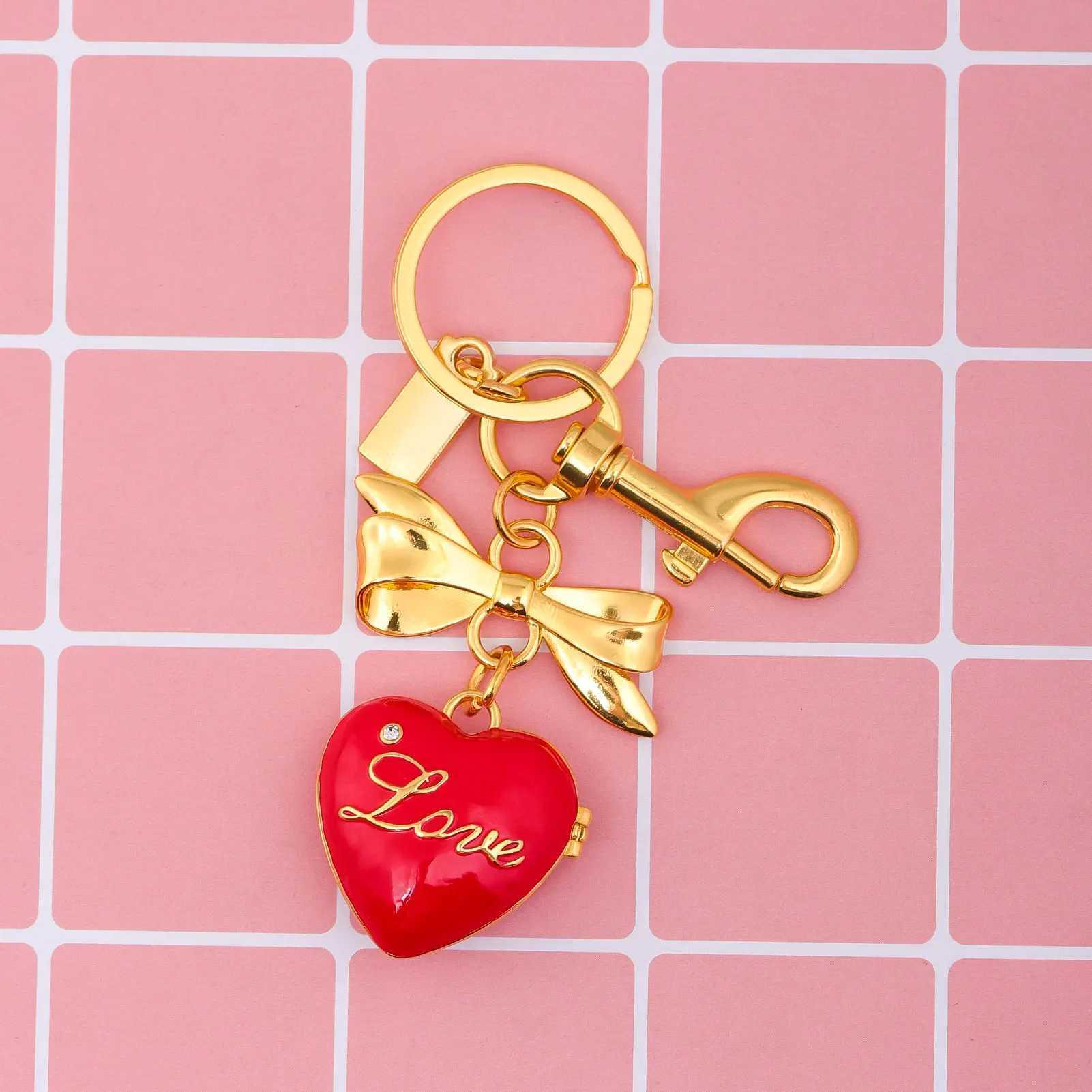 Fashionable Red Heart-shaped Bow Patterned Love Photo Box Keychain Bag Mobile Phone Pendant Keyring Women Backpack Jewelry Gift W250604