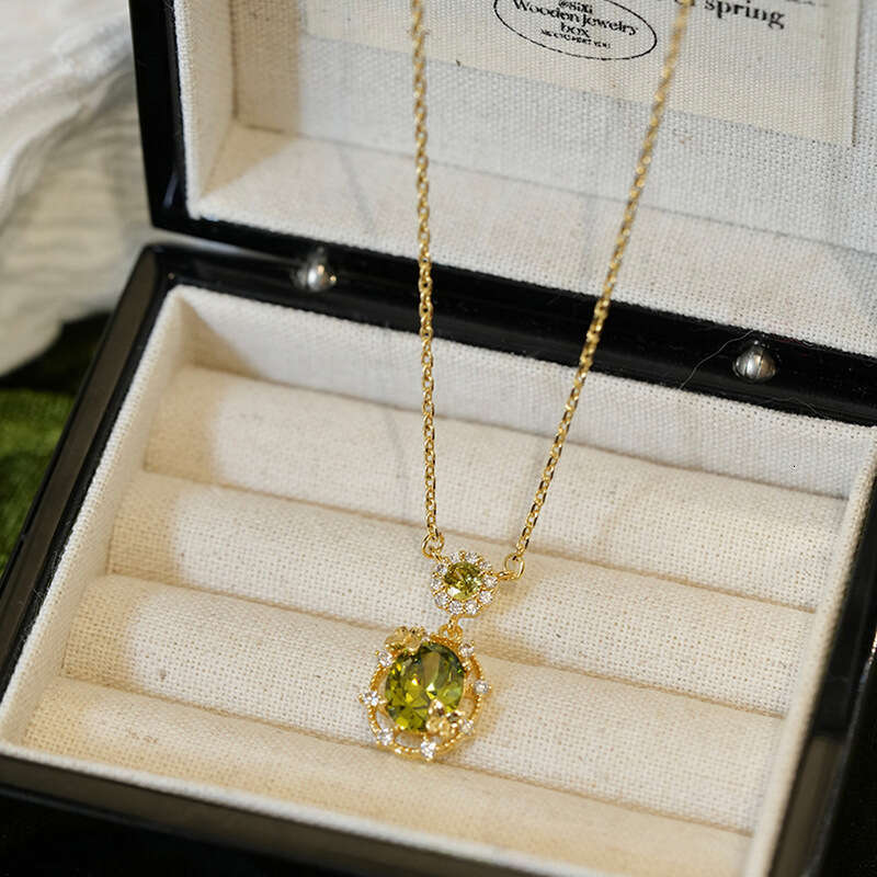 Luxury jewelry designer necklace Real Gold Plated Zircon Oval Pendant Elegant Simple Clavicle Chain Light High-end Sense Necklace