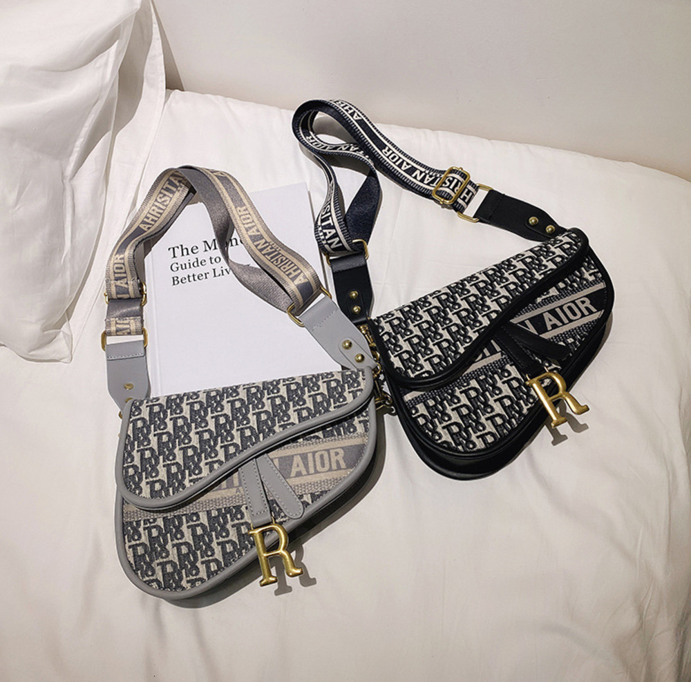 New designer fashion crossbody bag black coffee saddle for Womens daily Versatile wear89