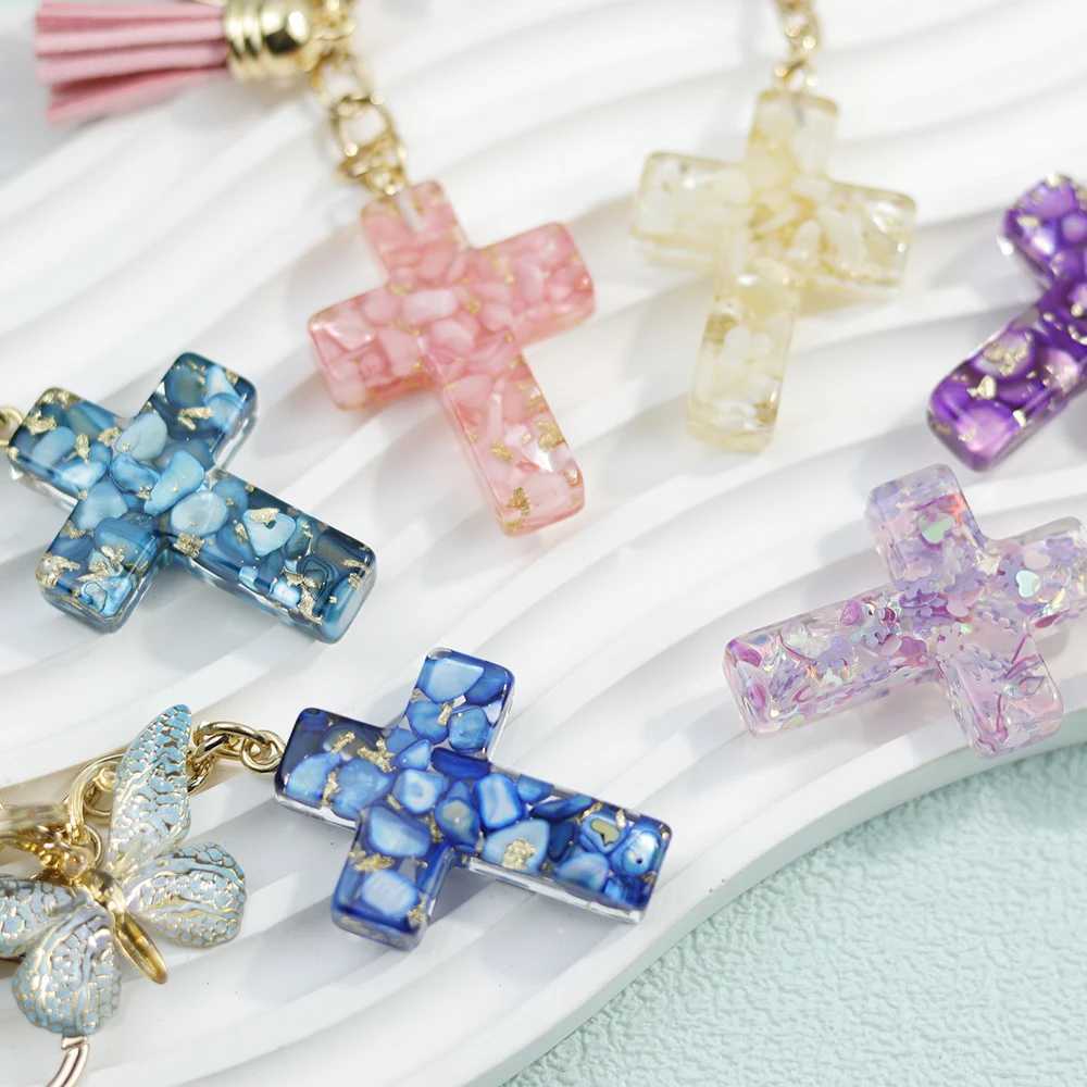 Exquisite Cross Butterfly Keychain Cute Resin Christian Cross Key Ring Purse Bag Pendant Car Key Accessories Women Party Gift M250604