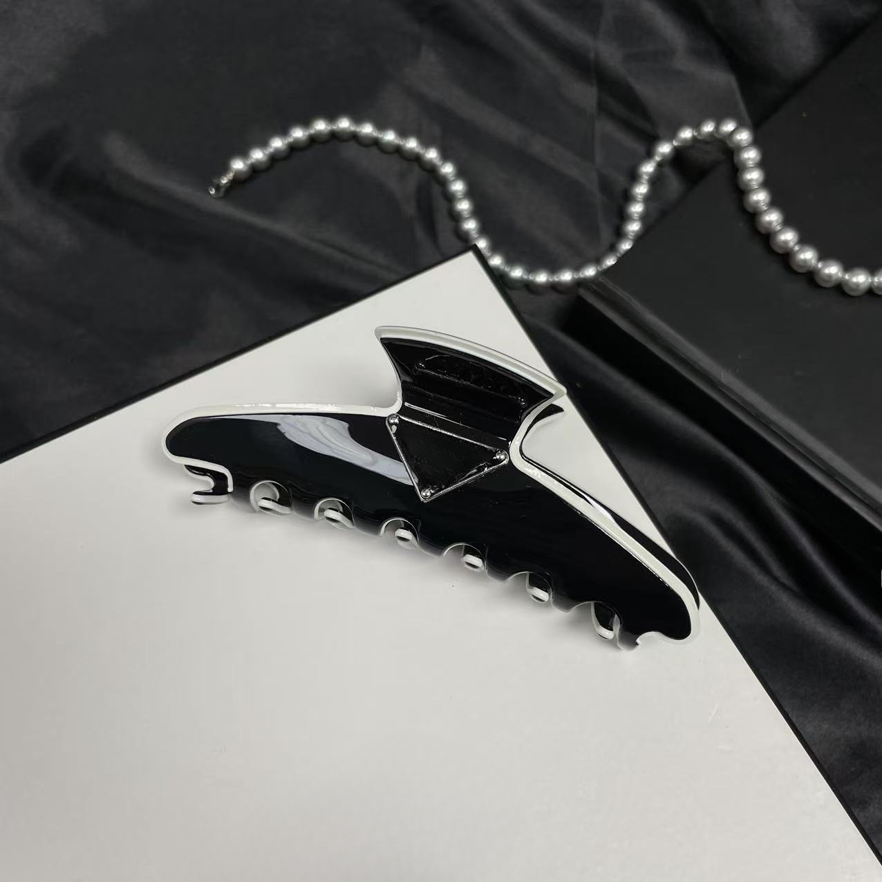 Barrettes Women Claw Square Grab Clip Designer Jewelry Hairpins Hair Accessories Black White Free shipping