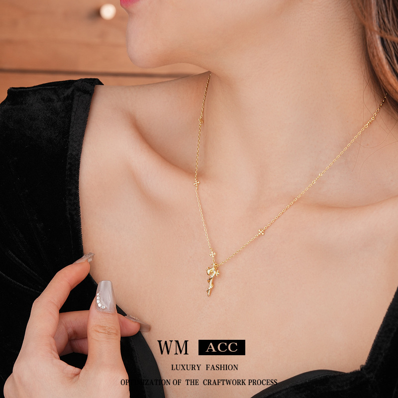 Serpentine necklace, niche retro cross collarbone chain, light luxury, high-end feel