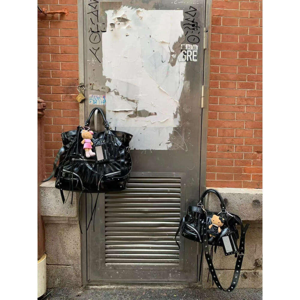 Trendy Brand Design Lazy Style Oil Wax Leather Motorcycle Handbag Large Capacity Commuter Tote Crossbody Bag for Women