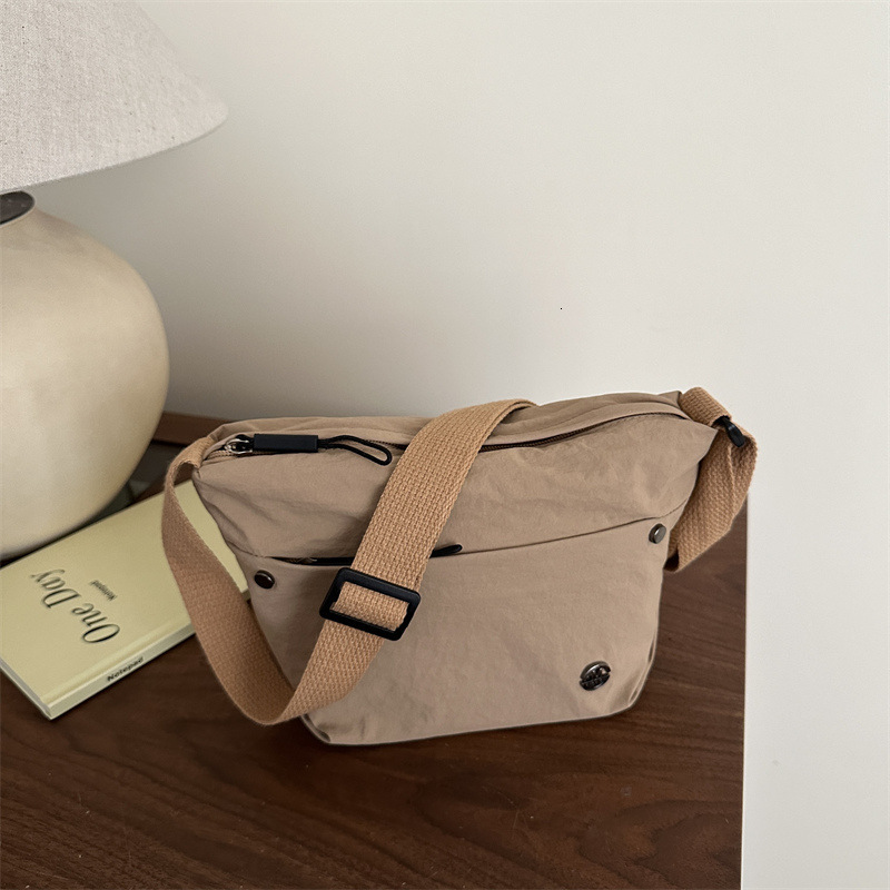 designer Large Capacity Shoulder Bag Commuter Niche Design Women's Bag Crossbody Bag Women's Casual Lightweight Stylish Small Crossbody Smal