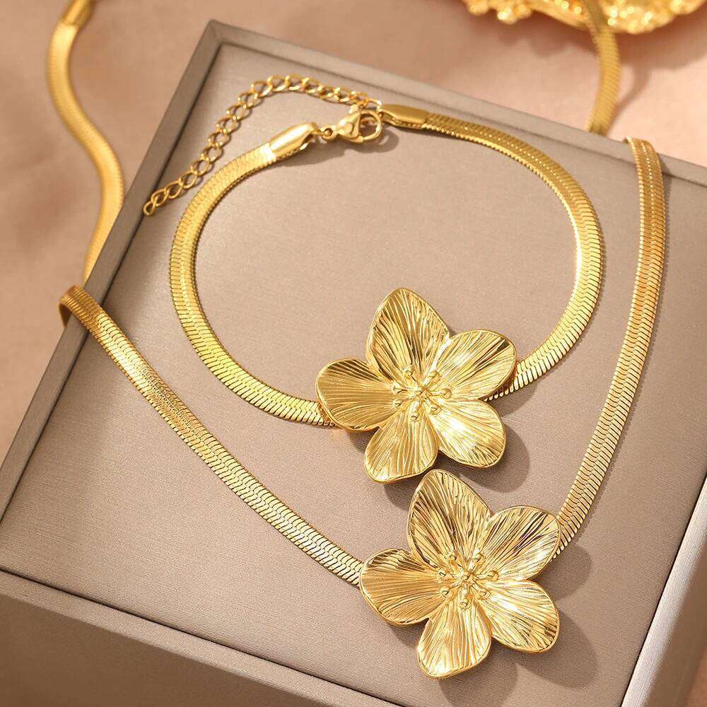 Stainless Steel Exquisite Light Flower Pendant Minimalist Set For Women Jewelry Party Gift Daily Wear