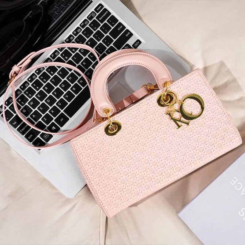 Original Vintage Messenger Bag Crossbody Purse Textured Leather Satchel Women's Minimalist Commuter Tote Solid Color Design