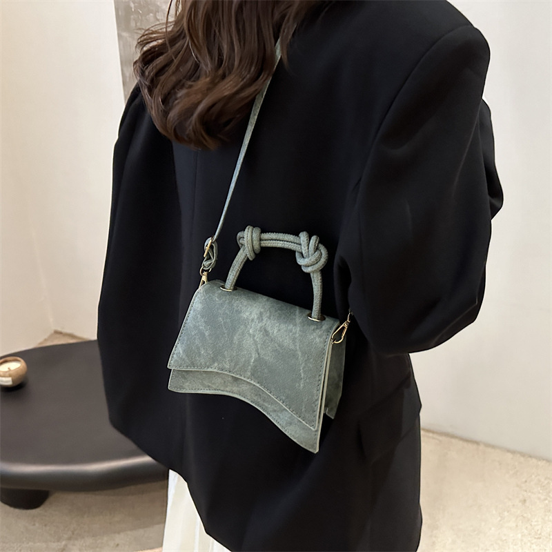 designer Single Shoulder Handbag 2025 Autumn Stylish Women's Simple Elegant New Commuter Solid Color Fashion Crossbody Small Square Bag