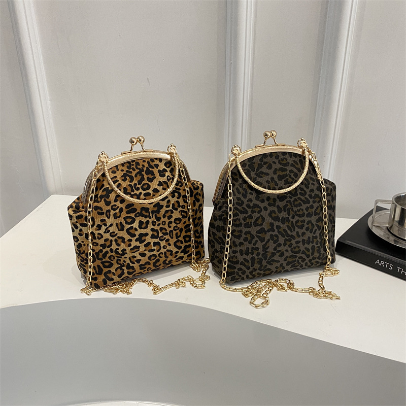 designer 2025 Spring New Fashion Trend Casual Small Square Bag Textured Simple Stylish Women's Niche Shoulder Crossbody Bag