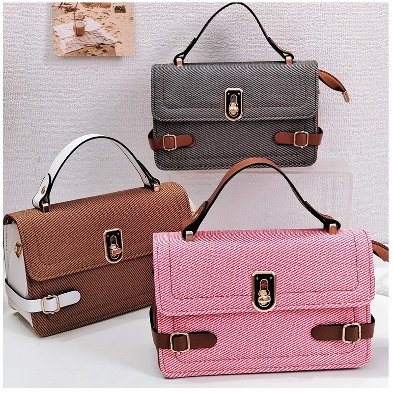Top brand high-quality new free designer bag retro niche design 2025 fashionable texture single shoulder slanted small square bag brand new free desig