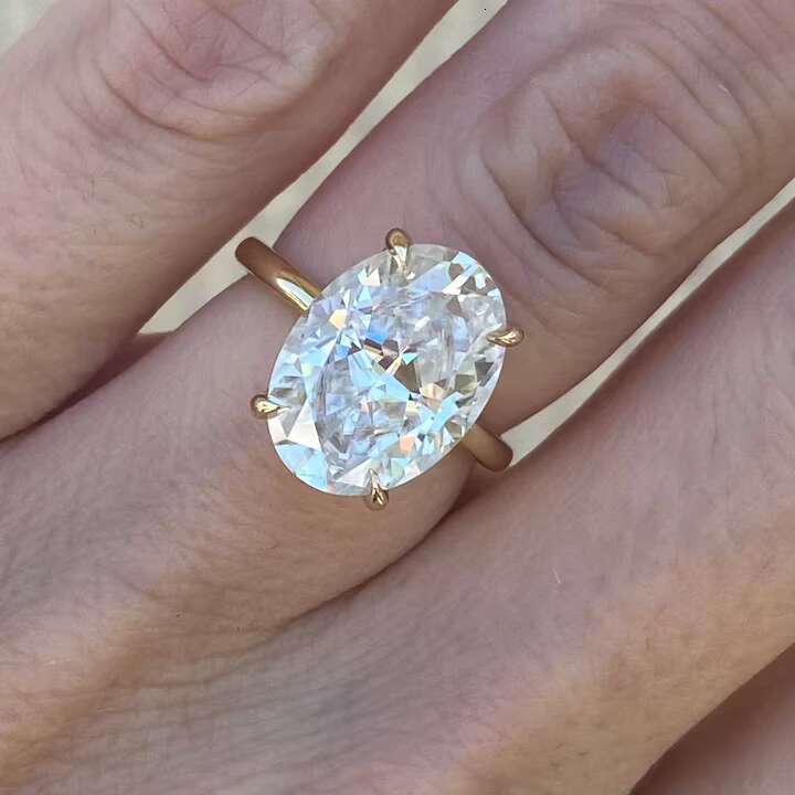 5.5Ct Solitaire Engagement Ring Oval Cut Moissanite VVS1/DEF in 10k 14k 18k Solid Gold