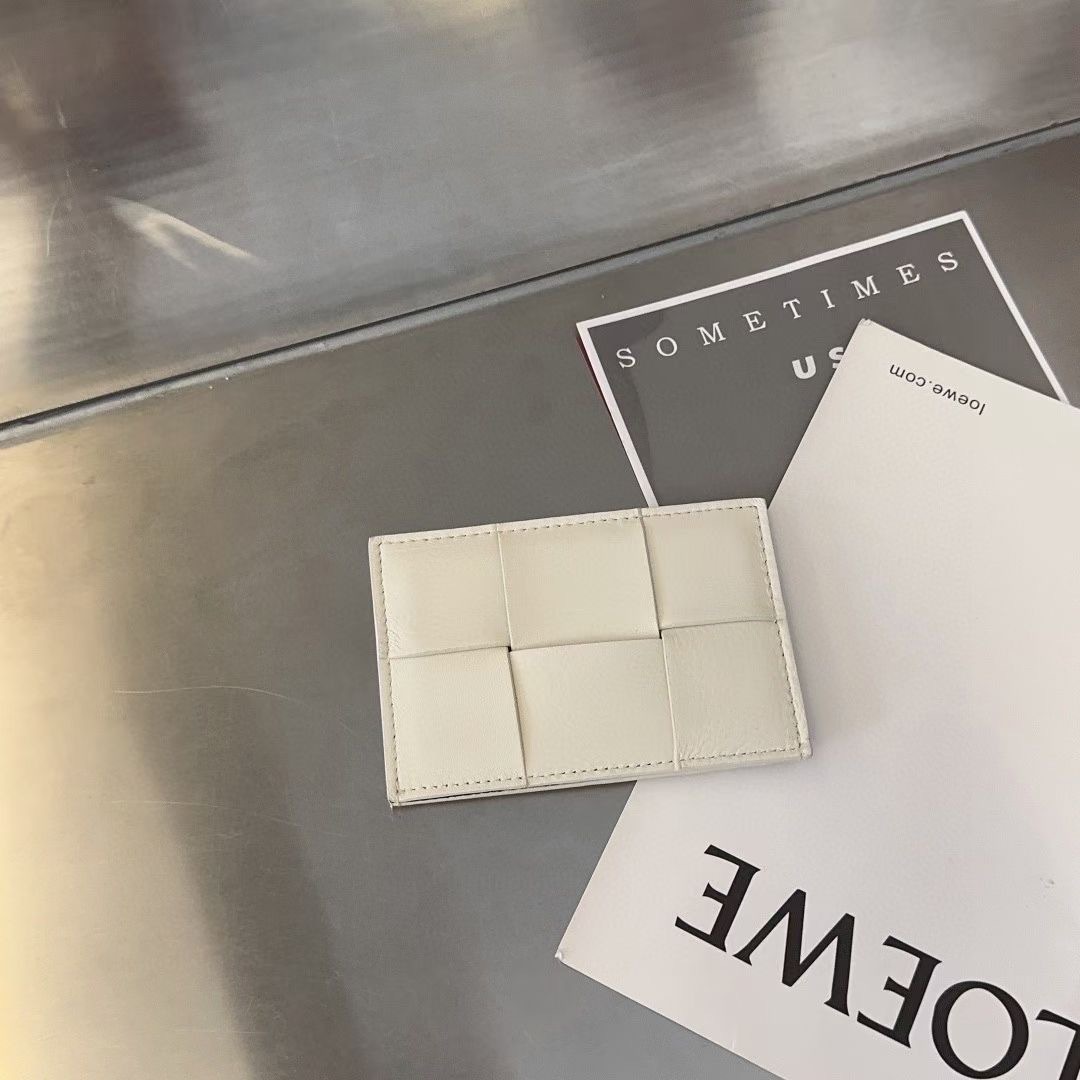 Ultra-thin Woven Card Bag One-piece Leather Simple Atmosphere Bank Card Clip For Men And Women Documents Access Card Cover