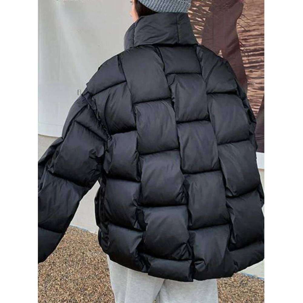 Coats Designer Women For Women Three-Dimensional Plaid Woven Fashion Coat Solid High Street Warm And Thick 2023 Winter New Down Jacket Designer