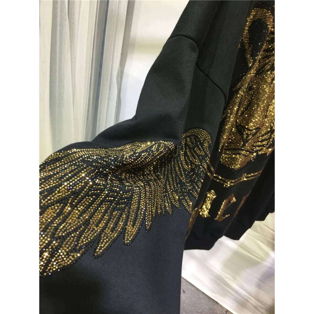 Plus Size Zip-Up Hoodie Tiger Rhinestones Graphic Top Jacket With Pocket for Women Oversized Hooded Sweatshirt Sparkling