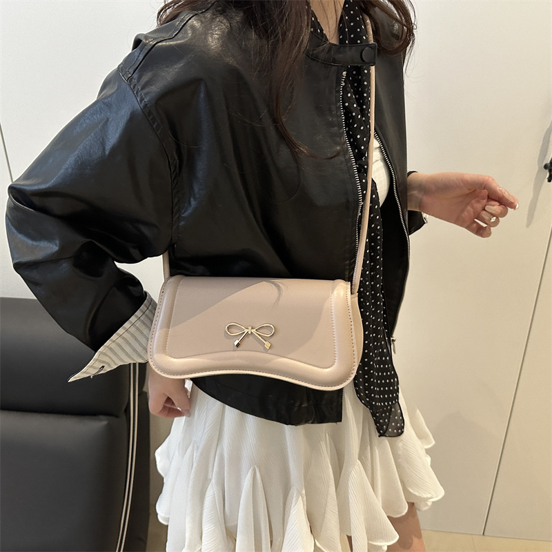 designer Casual Texture Personality Trend Baguette Bag Fashion 2025 Spring New Simple Stylish Women's Shoulder Crossbody Bag