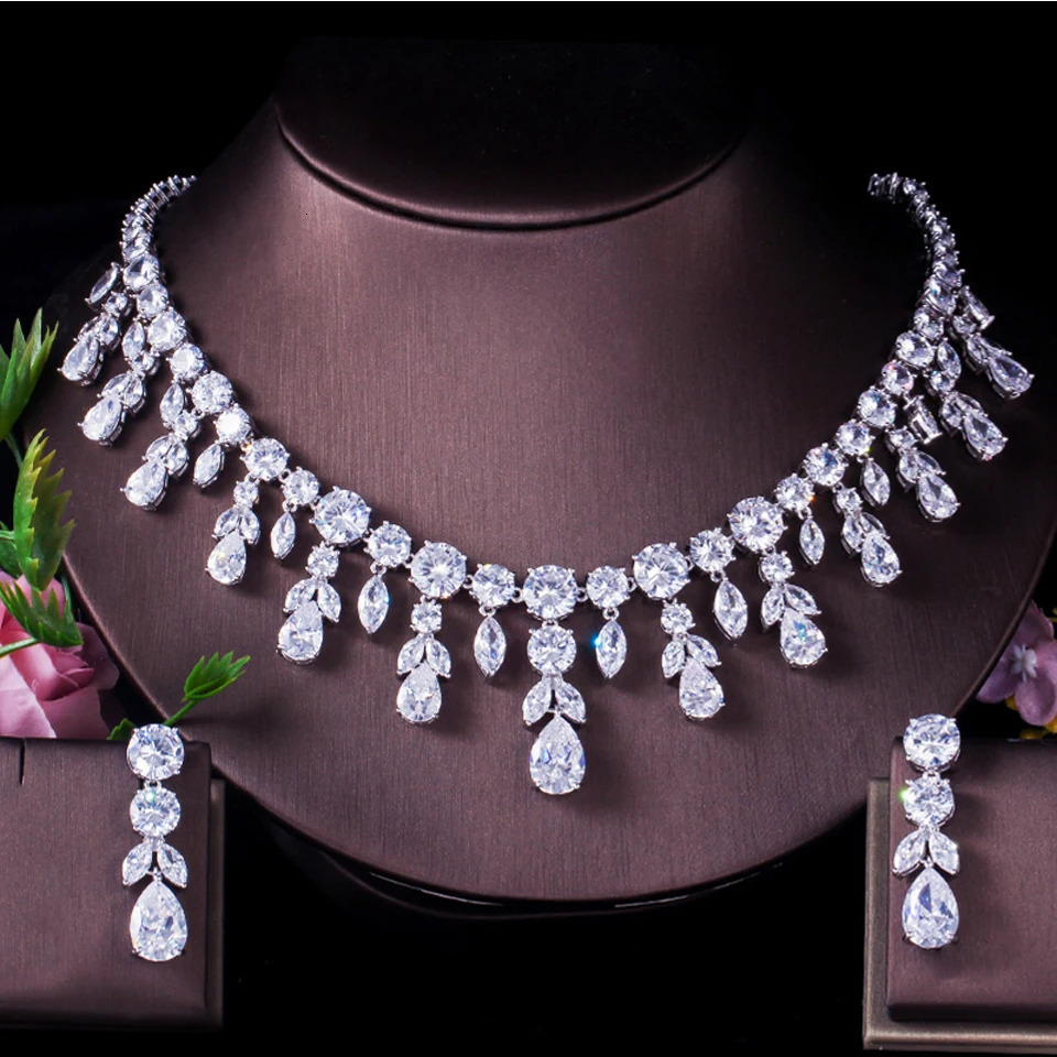 ThreeGraces Green CZ Stone Earrings Necklace Set Brilliant Big Long Drop Wedding Bridal Dress Jewelry Set for Women JS256 250530