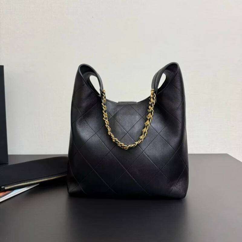 The early spring new hippie dia chain underarm retro bucket bag genuine leather soft single shoulder ba