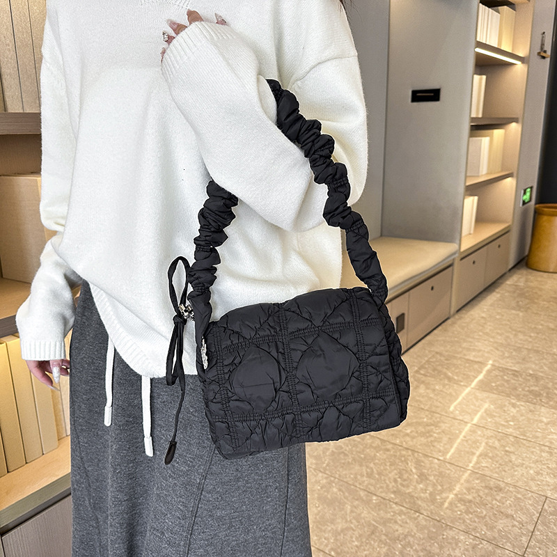 New pleated armpit bag fashion handbag designer women's shoulder bag lightweight casual Korean style fashion crossbody bag