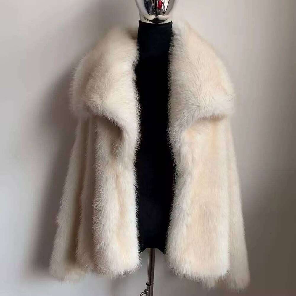 Women's coat with large lapel long sleeved for autumn and winter warmth, women's faux fur jacket good 2025