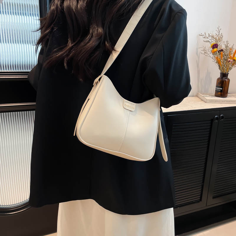 designer Trendy Single Shoulder Bag Bucket Bag Casual Fashion Small Bag for Women 2025 New Niche Design Textured Crossbody Bag