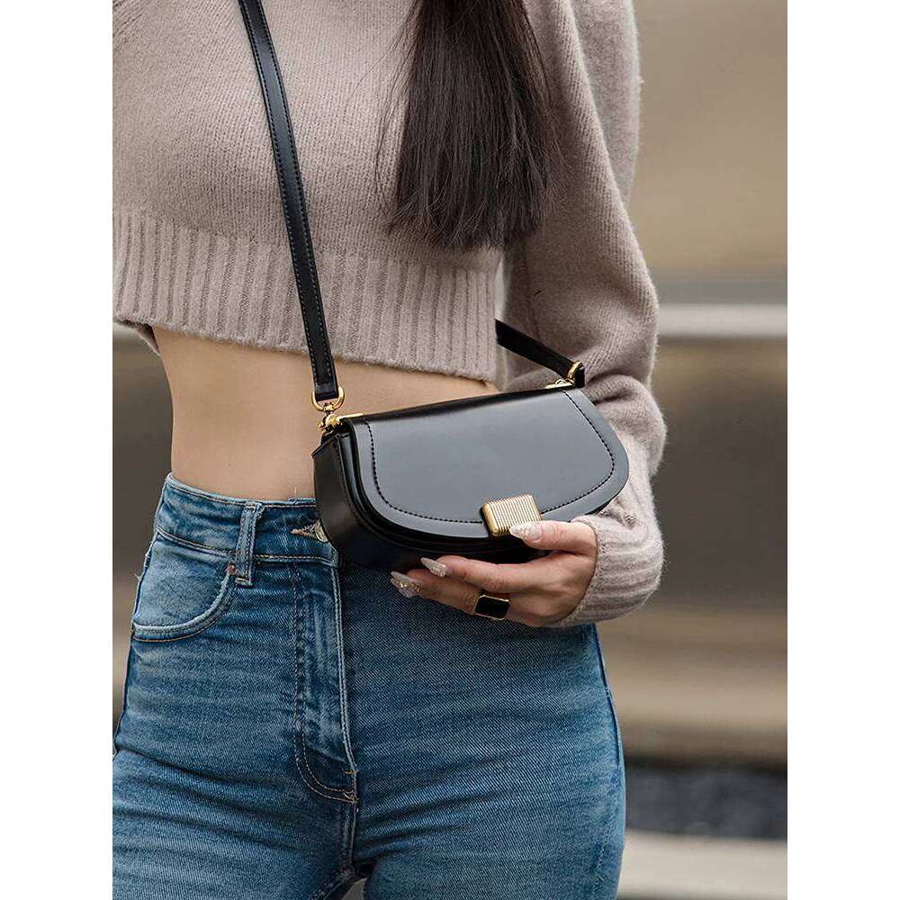 High-End Luxury Niche Black Underarm Women 2025 New Commuter Shoulder Crossbody Saddle Bag for Summer