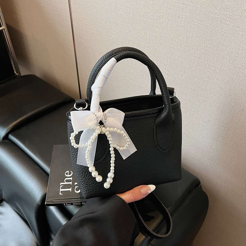 2025 New Handbag Niche Design Bucket for Women Spring Korean Style Fashionable Commuter Single Shoulder Crossbody Bag