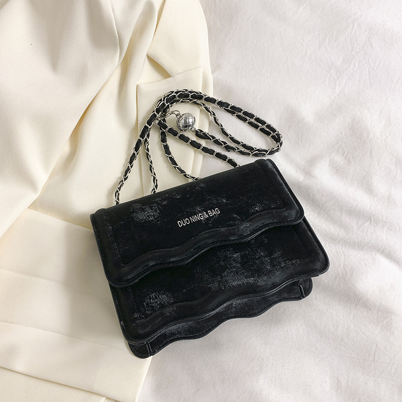 Women's small square bag, spring and summer new style, textured shoulder bag, fashionable and simple crossbody bag, designer handbag