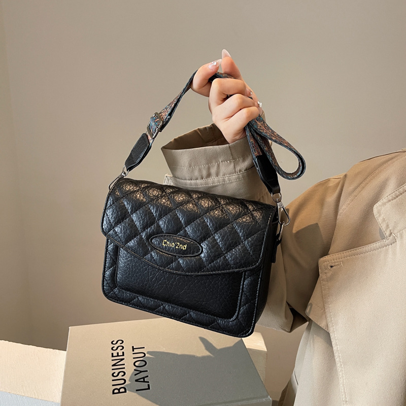 Free Shipping Designer Bag Popular Small Bag For Women 2025 New Style Trendy Diamond Grid Fashion Wide Strap Crossbody Versatile High Looks Single Sho