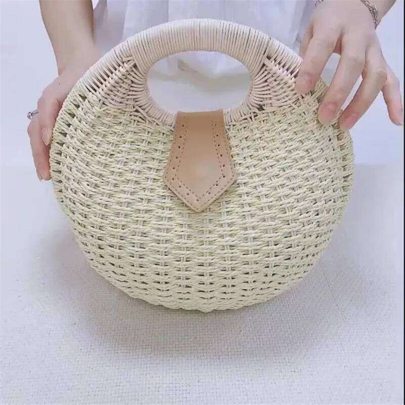 Women's Natural Rattan Handwoven Round Shell Handbag Top-Handle Summer Fashion Bohemia Female Casual Tote Clutch Beach Bag