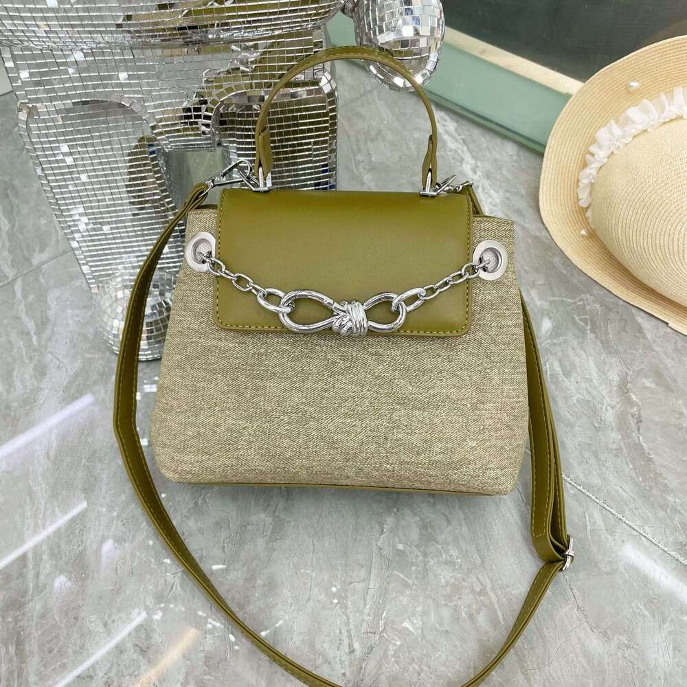 Fashionable New Korean Style Niche Bowknot Chain Trendy and Stylish Crossbody Bag Elegant Handbag