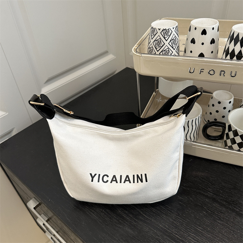 designer Unisex Small Crossbody Bag Stylish Ins 2025 New Niche Design Crossbody Bag Trendy Casual Pillow Bag