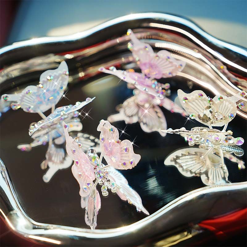 Crystal Sequins Flying Butterfly Car Vent Clip Glitter Car Interior Accessories Women Cute Glitter Dashboard Decoration