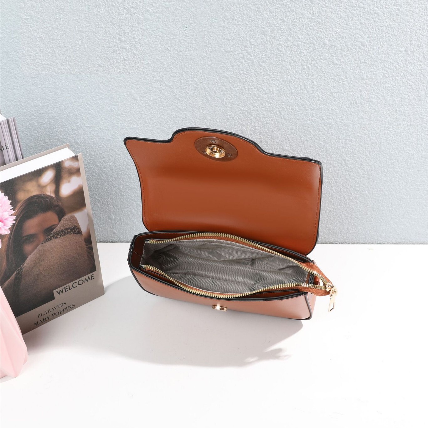 Top brand high-quality new free designer bag textured single shoulder handbag fashionable 2025 new oblique pleated small style free designer bag