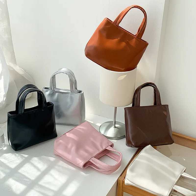 Fi crossbody bag women chain shoulder bag for spring female stylish handbag minimalist commuting bag XJ250605