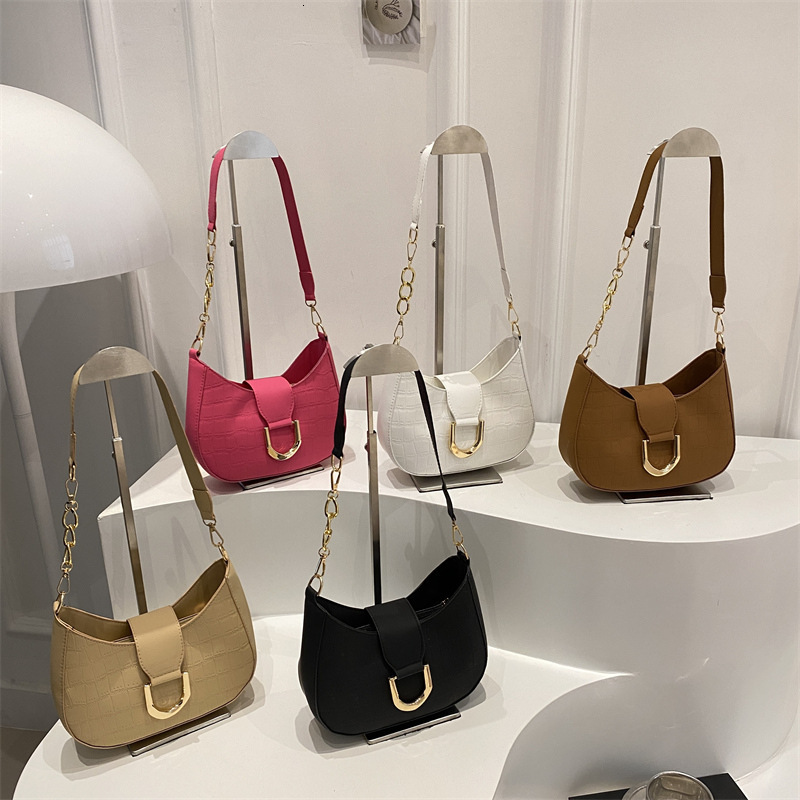designer 2025 Trendy Fashion Simple New Moon Bag Spring New Niche Design Stylish Personality Casual Women's Shoulder Bag