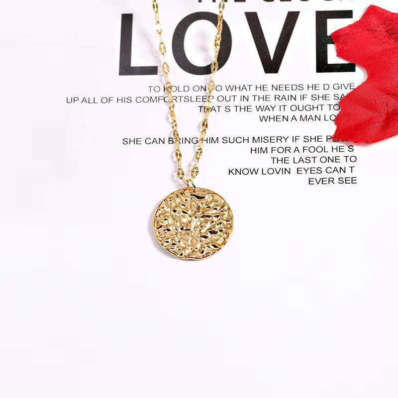 Simple 18k Gold Plated Hammered Texture Round Disk Pendant Necklace Stainless Steel Custom Letter Initial Necklace Women