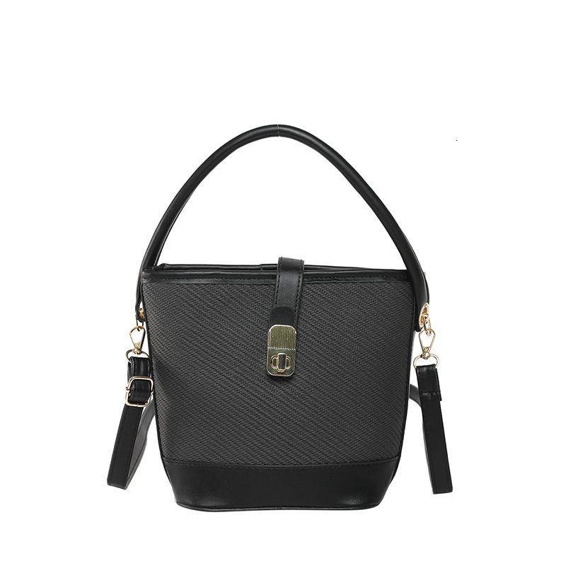 designer Trendy Handheld Bucket Bag Unique Fashion Niche Design Retro Bag for Women 2025 New Single Shoulder Crossbody Bag