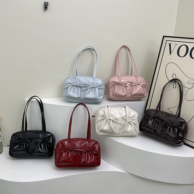 designer 2025 New Spring Stylish Korean Pleated Shoulder Bag Niche Underarm Small Bag Women's Fashion Commuter Tote Bag