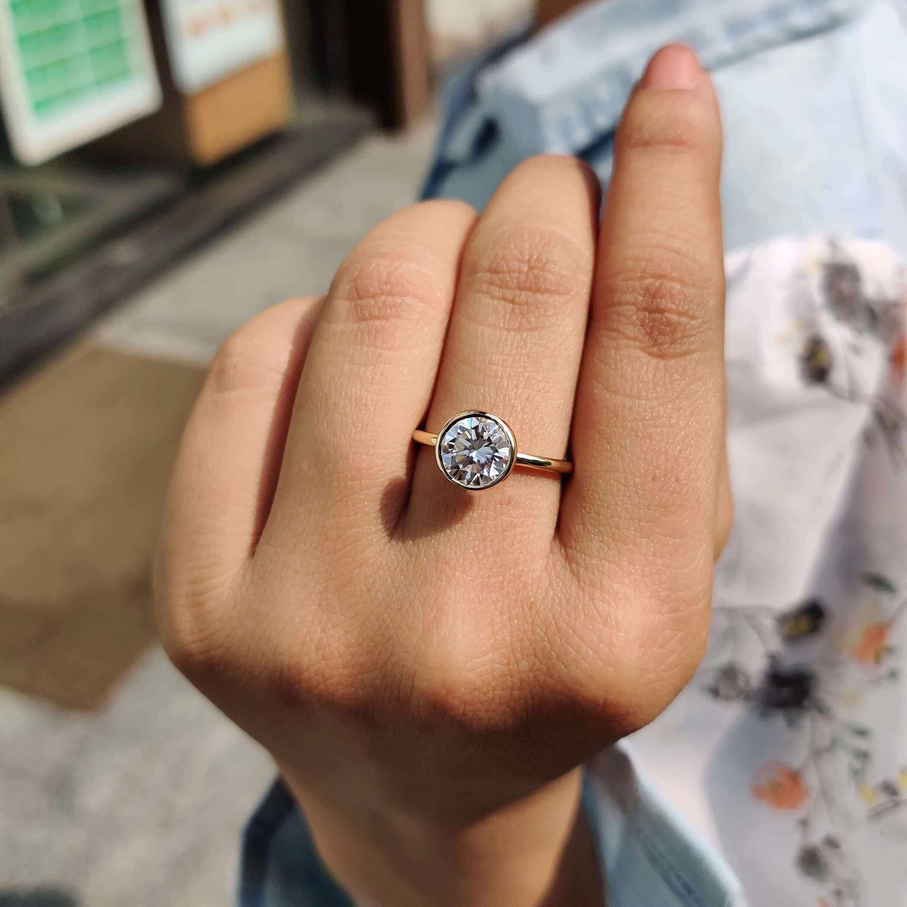 High Quality 1CT 1.5CT 2CT 3CT 4CT 18K Gold Round Cut Moissanite Bezel Ring Women Vvs Diamond Solitaire Engagement Ring Jewelry